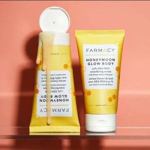 SOLD- Farmacy Honeymoon 12%AHA BHA Glow Body Resurfacing Serum 140 ml NEW
